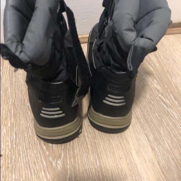 L. L. Bean childs size 12 rain or snow boots - Picture 4 of 8